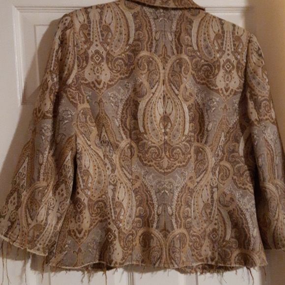 Beautiful Blazer - Picture 3 of 3